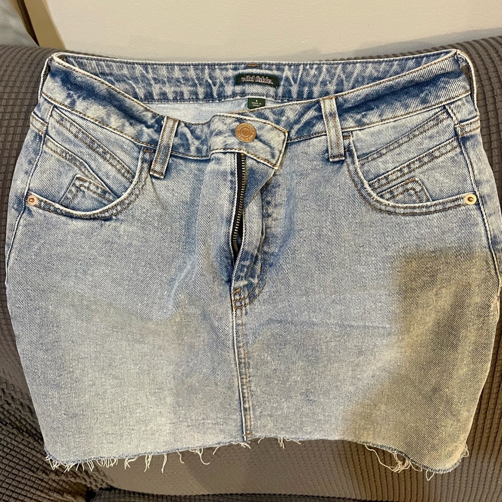 Wild fable mini skirt, size 8